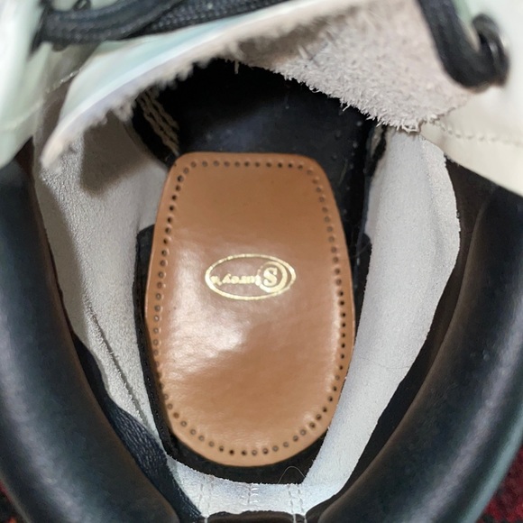 WHITE DOC MARTENS - Picture 5 of 6